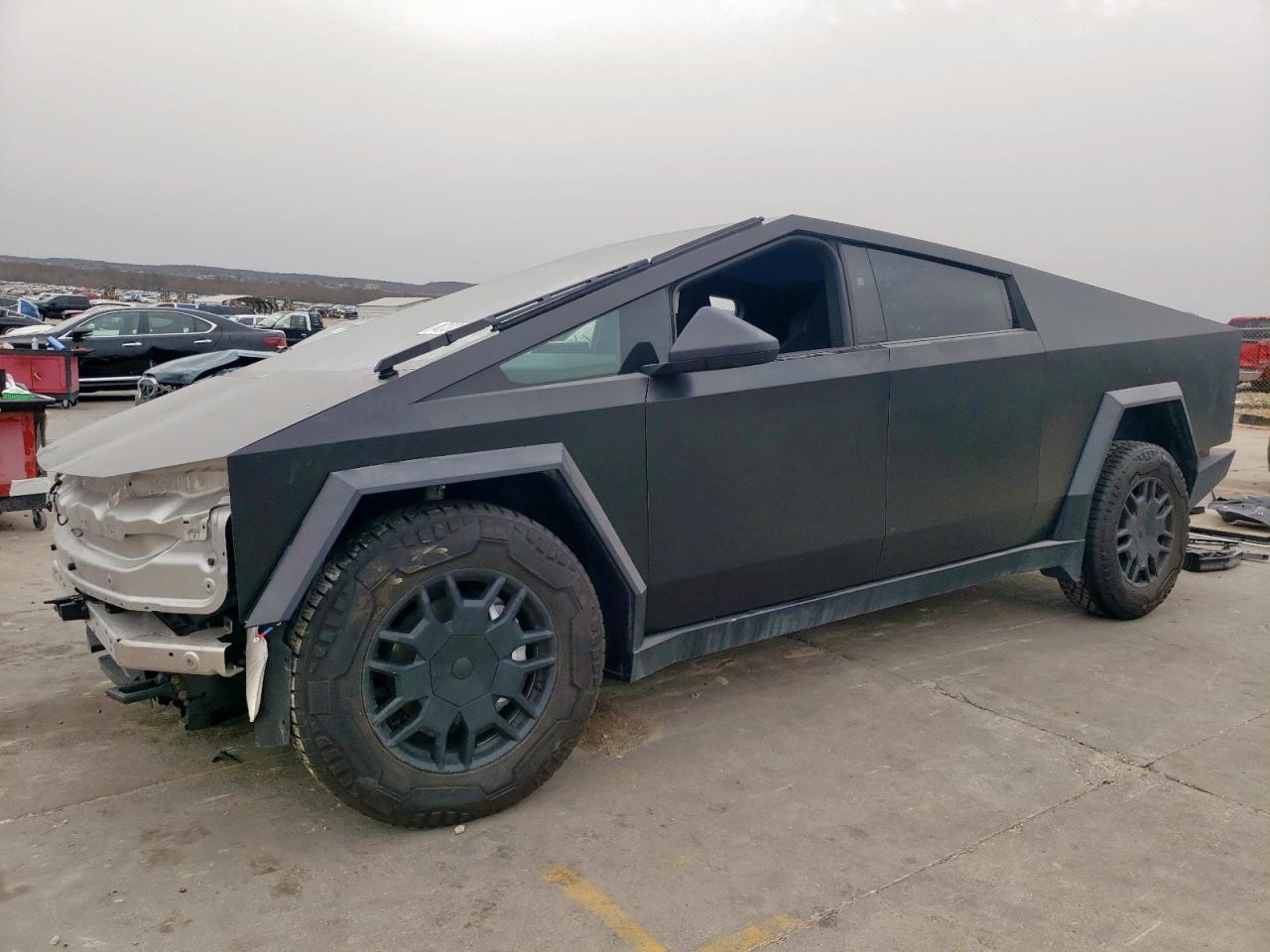 2024 TESLA CYBERTRUCK