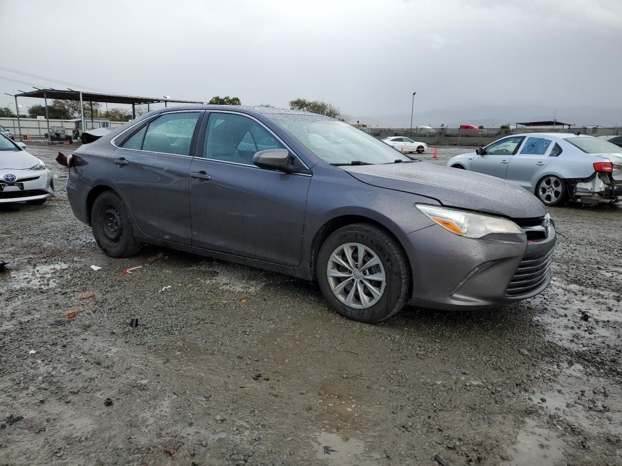 2015 TOYOTA CAMRY LE - Фото 4