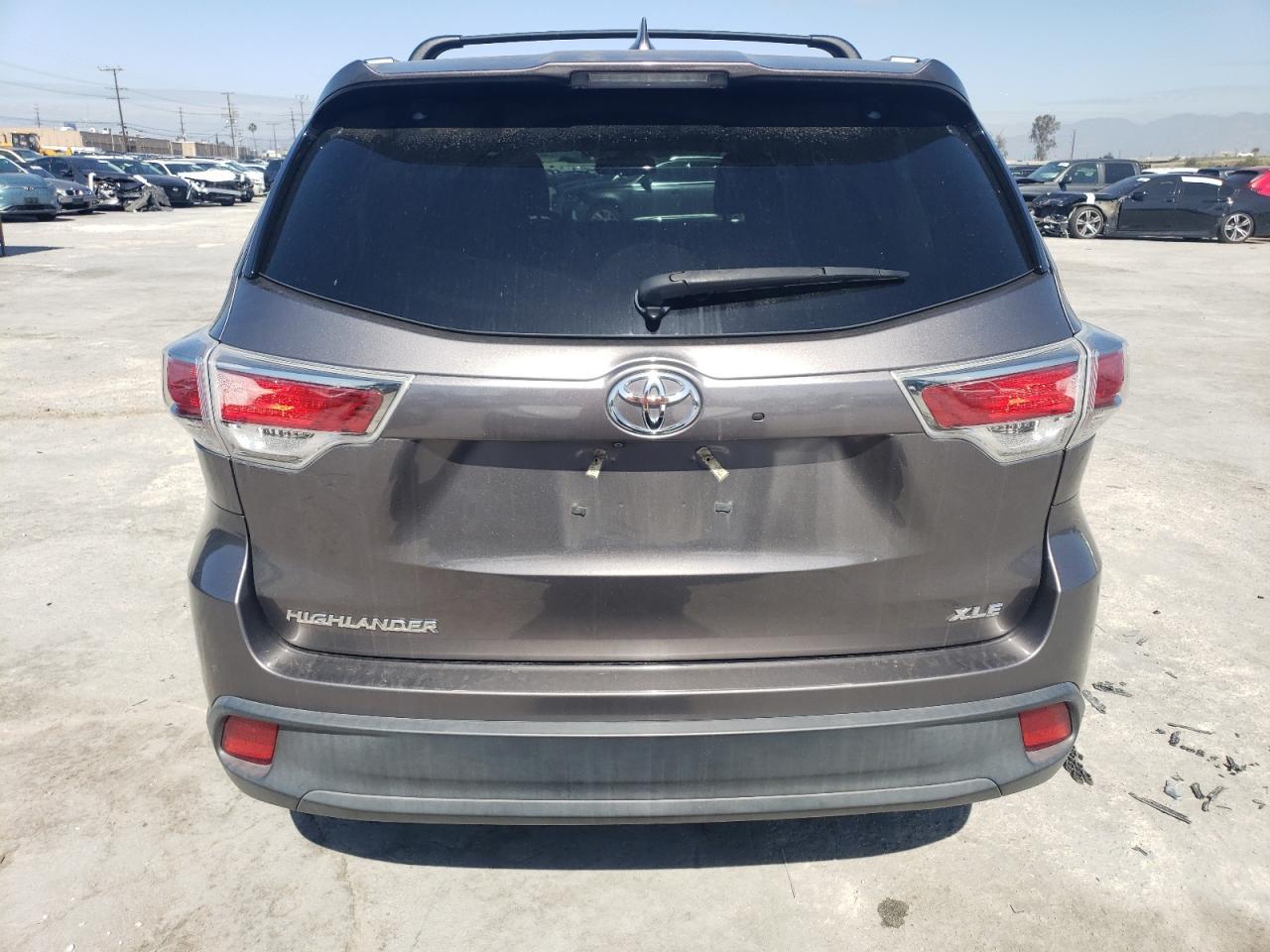 2015 TOYOTA HIGHLANDER - Фото 6