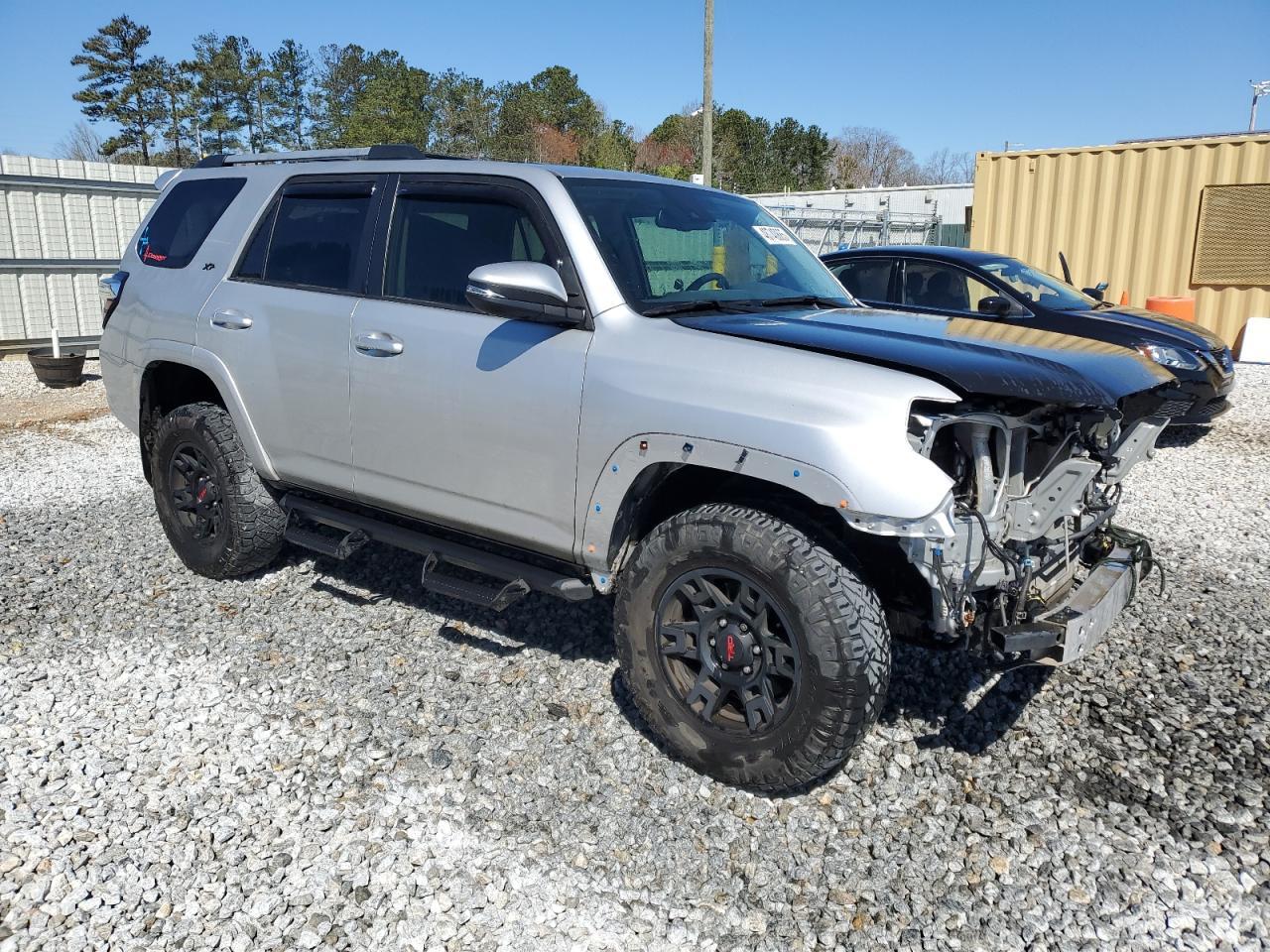 2022 TOYOTA 4RUNNER SR - Фото 4