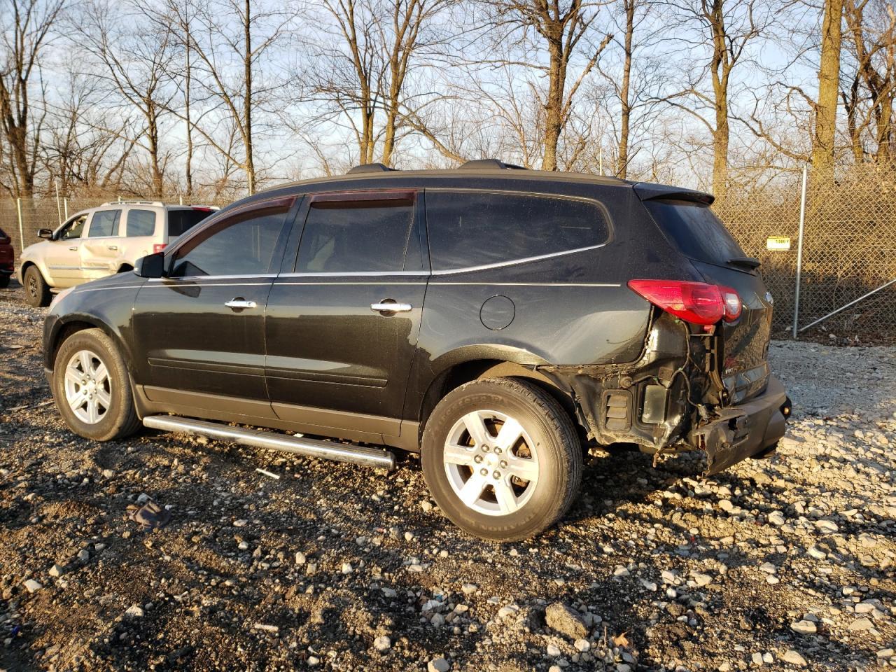 2011 CHEVROLET TRAVERSE L - Фото 2