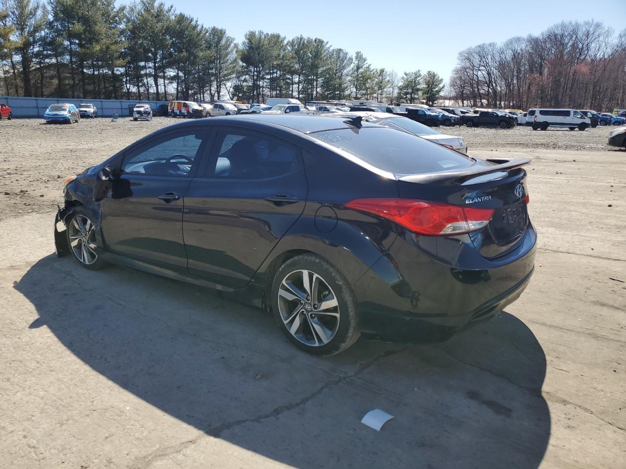2013 HYUNDAI ELANTRA GL - Image 2