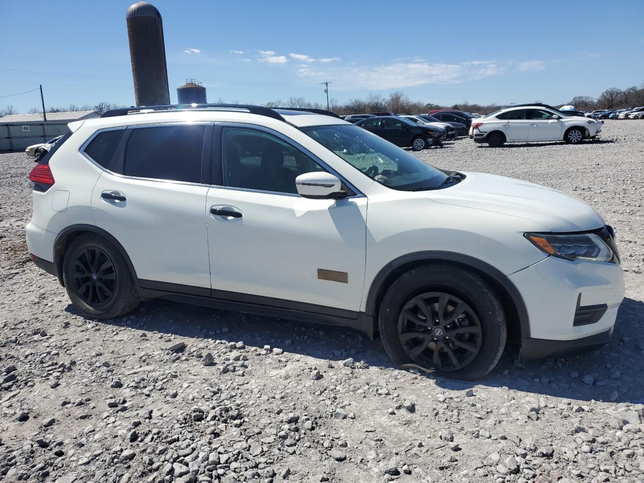 2017 NISSAN ROGUE S - Фото 4
