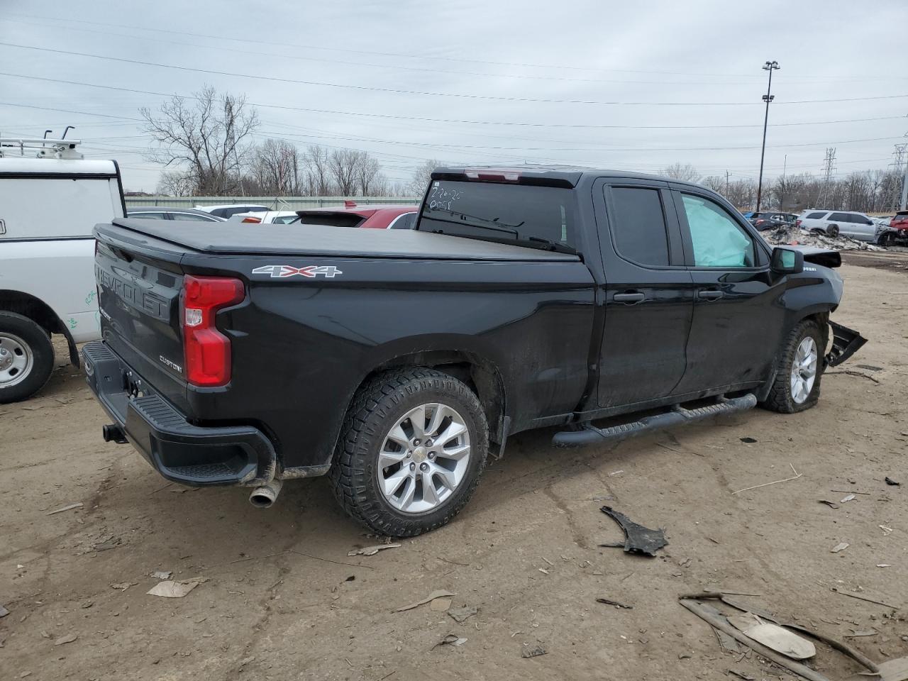 2019 CHEVROLET SILVERADO - Фото 3