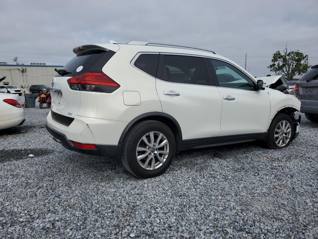 2017 NISSAN ROGUE S - Фото 3