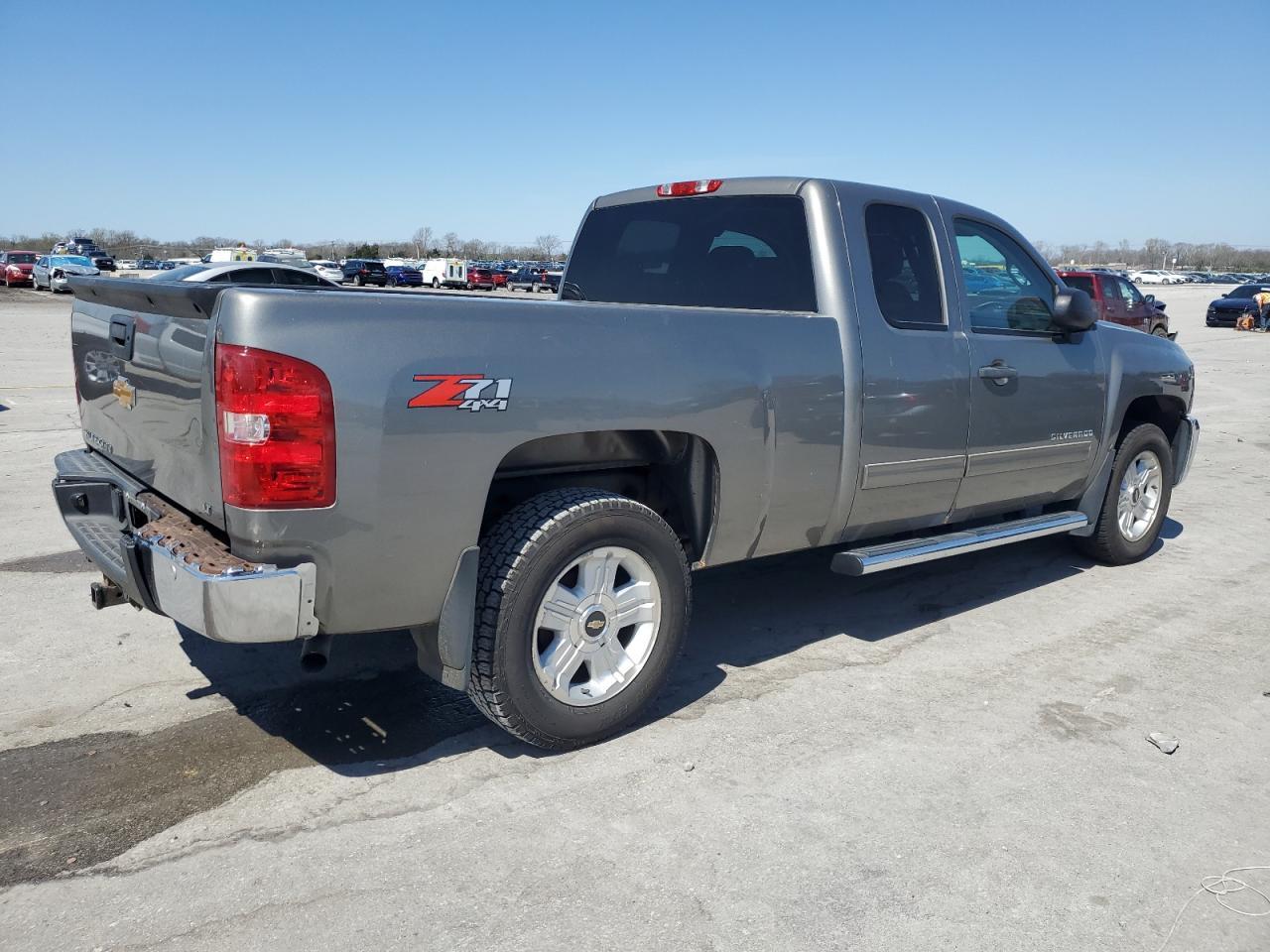 2013 CHEVROLET SILVERADO - Фото 3