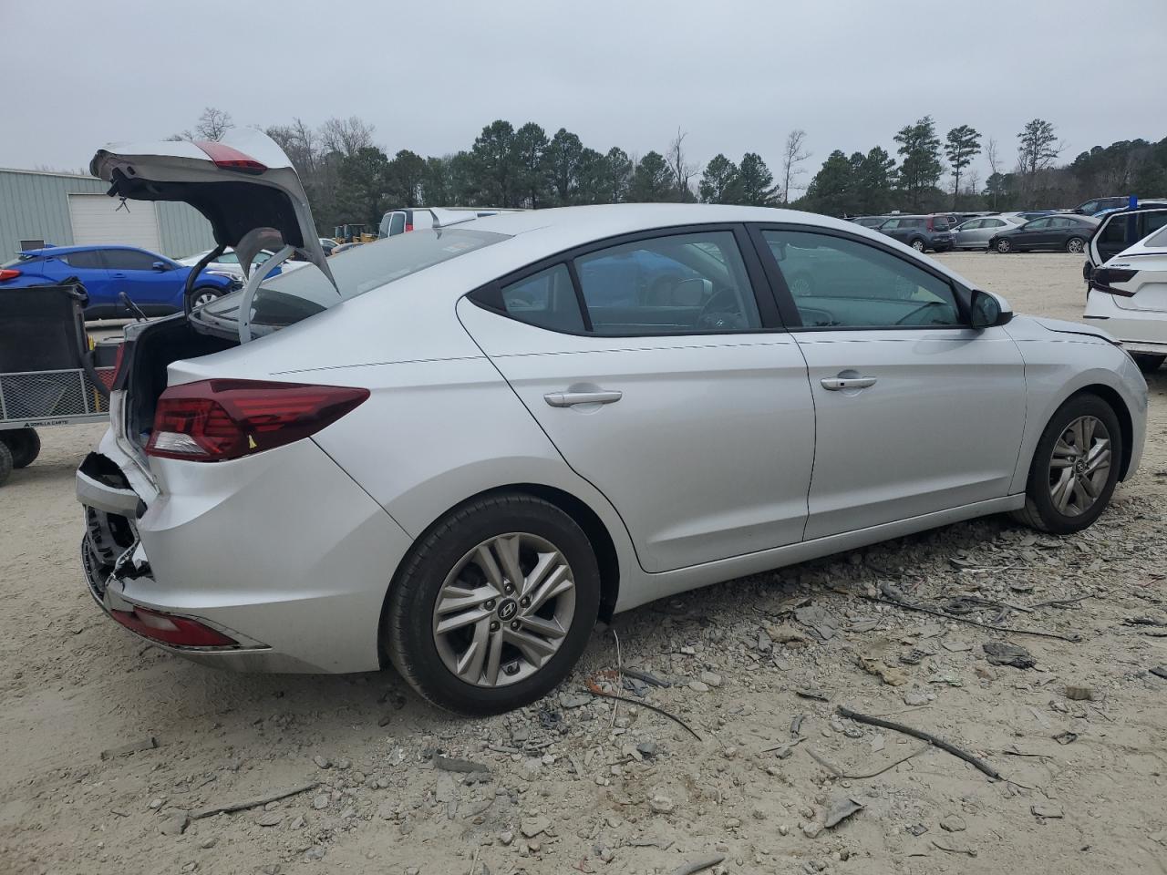 2019 HYUNDAI ELANTRA SE - Image 3