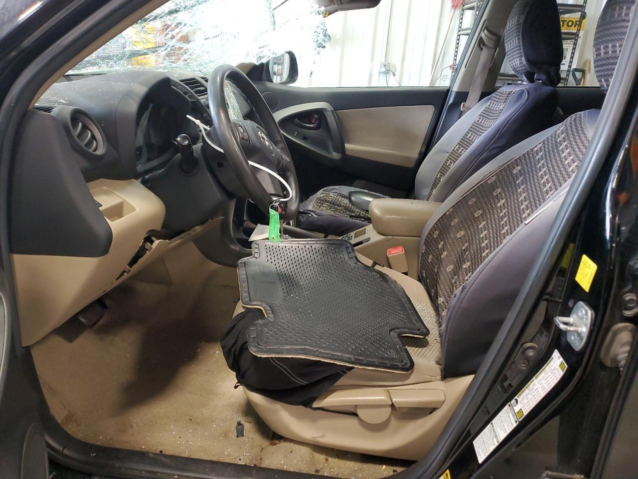 2011 TOYOTA RAV4 - Фото 7