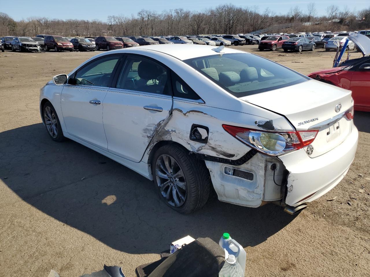 2011 HYUNDAI SONATA SE - Image 2