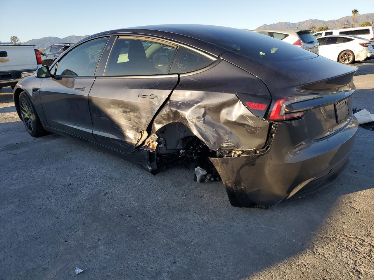 2024 TESLA MODEL 3 - Фото 2
