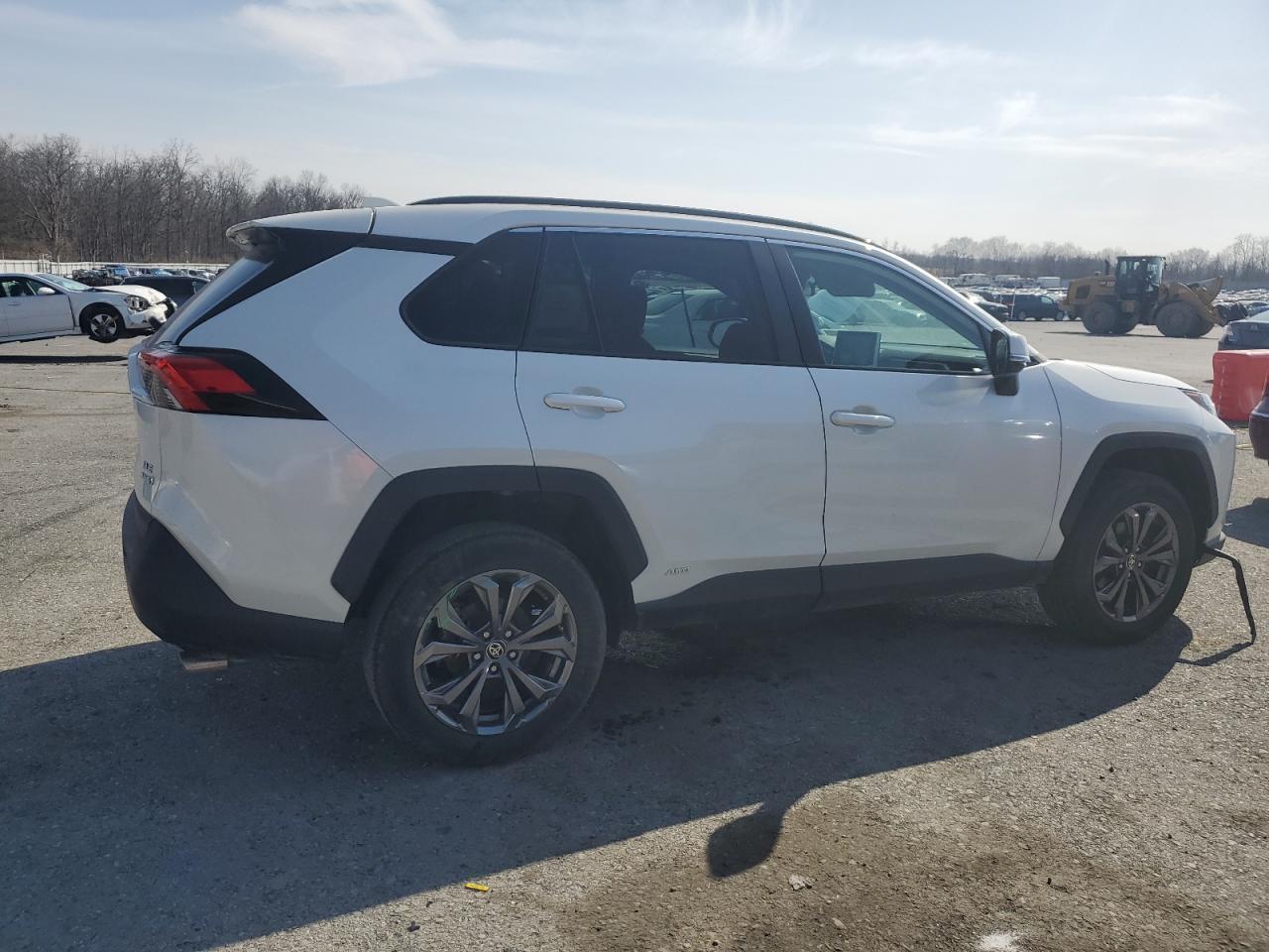 2022 TOYOTA RAV4 XLE P - Image 3