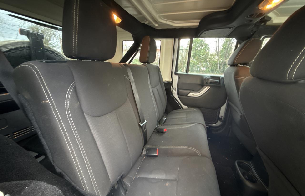 2015 JEEP WRANGLER U - Image 6