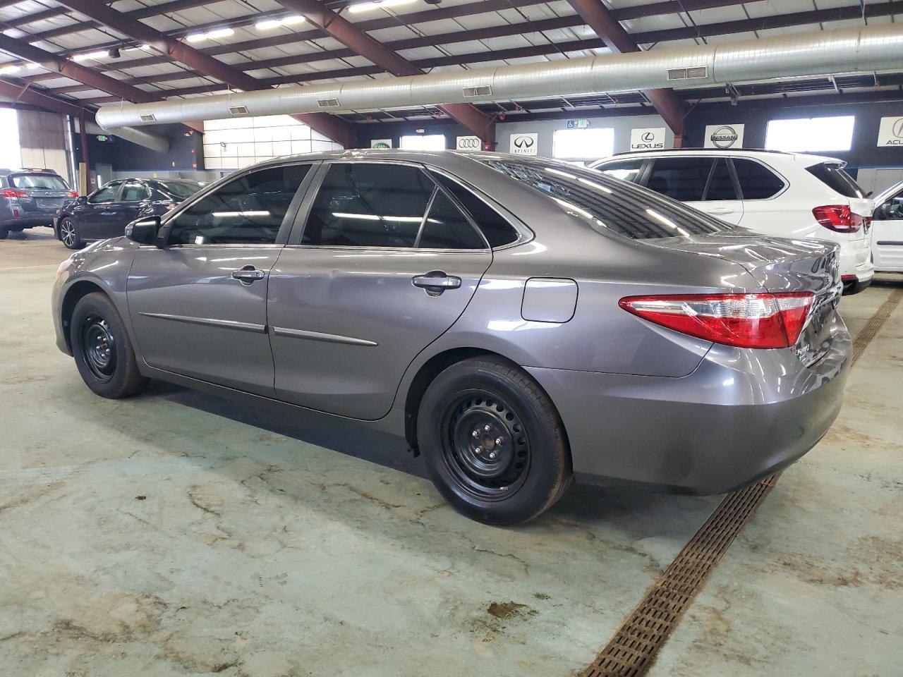 2017 TOYOTA CAMRY LE - Фото 2