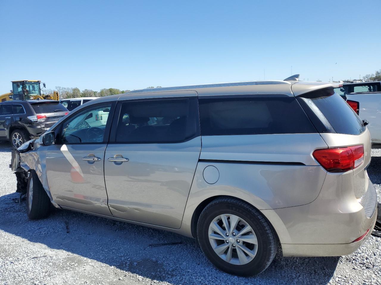 2017 KIA SEDONA LX - Фото 2