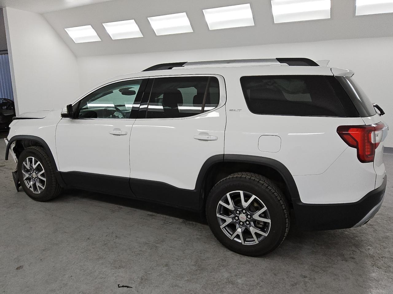 2023 GMC ACADIA SLT - Image 2