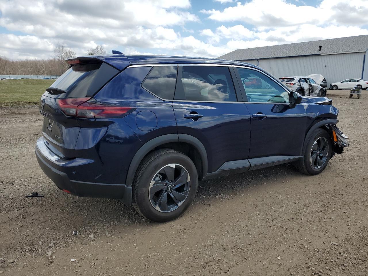 2024 NISSAN ROGUE SV - Фото 3