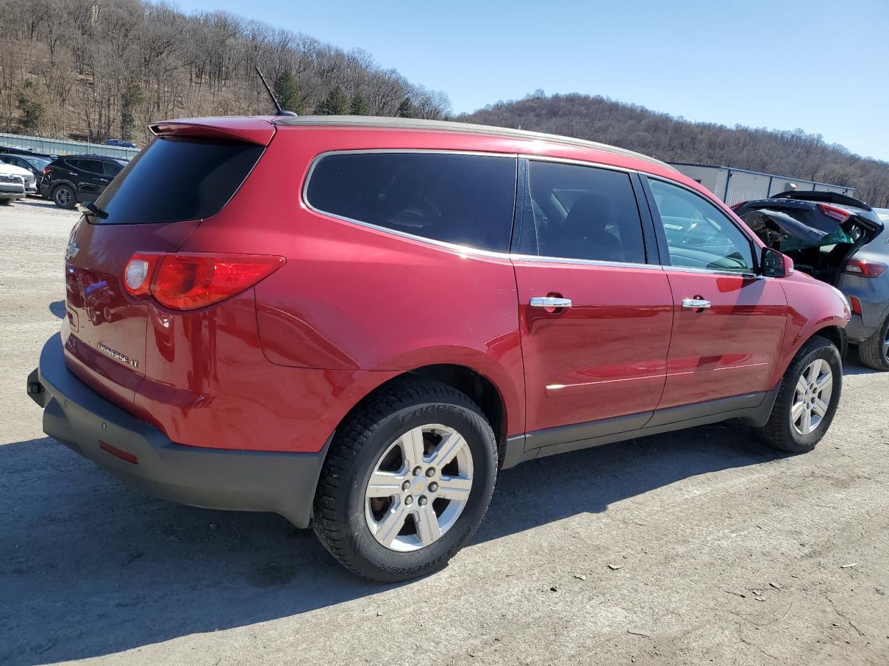 2012 CHEVROLET TRAVERSE L - Image 3