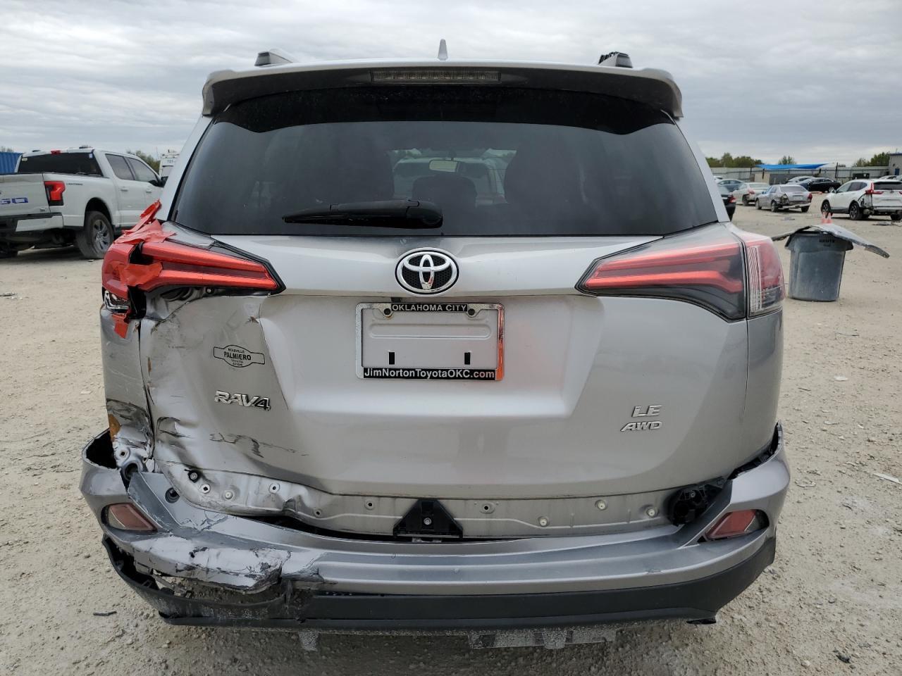 2016 TOYOTA RAV4 LE - Фото 6