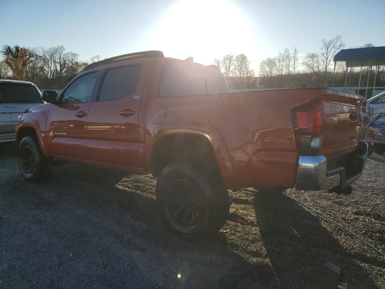 2018 TOYOTA TACOMA DOU - Фото 2