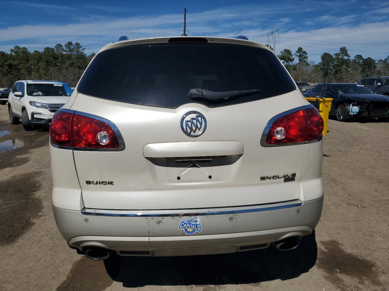 2011 BUICK ENCLAVE CX - Image 6