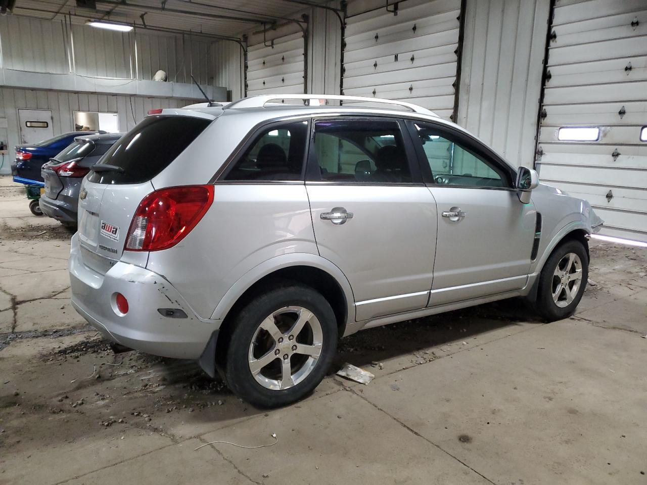 2014 CHEVROLET CAPTIVA LT - Image 3