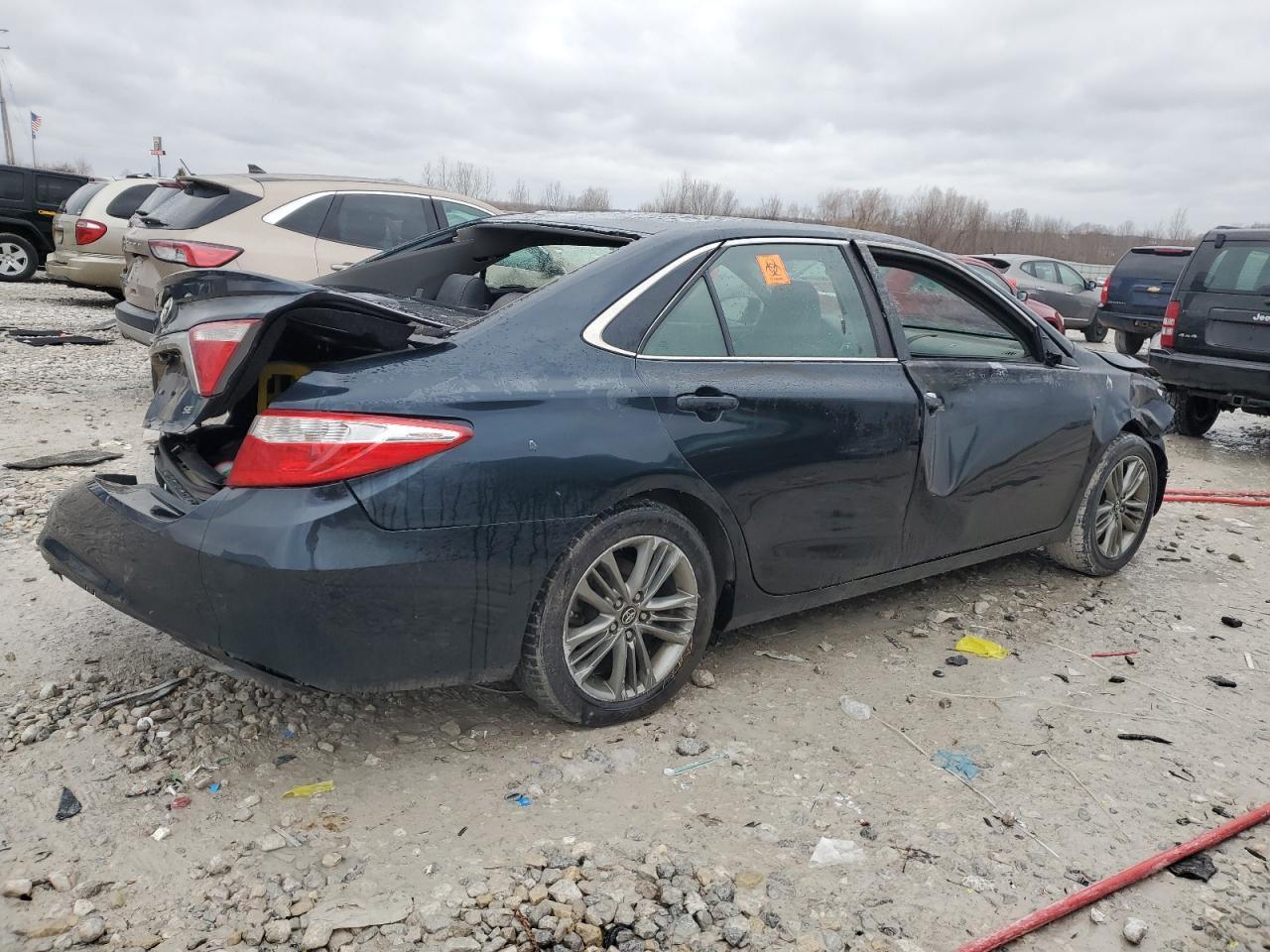 2017 TOYOTA CAMRY LE - Image 3