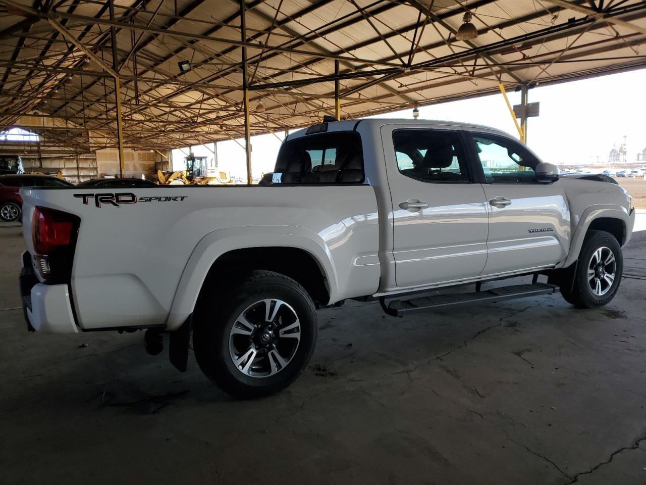 2019 TOYOTA TACOMA DOU - Фото 3