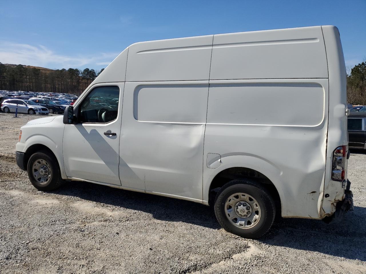 2015 NISSAN NV 2500 - Фото 2
