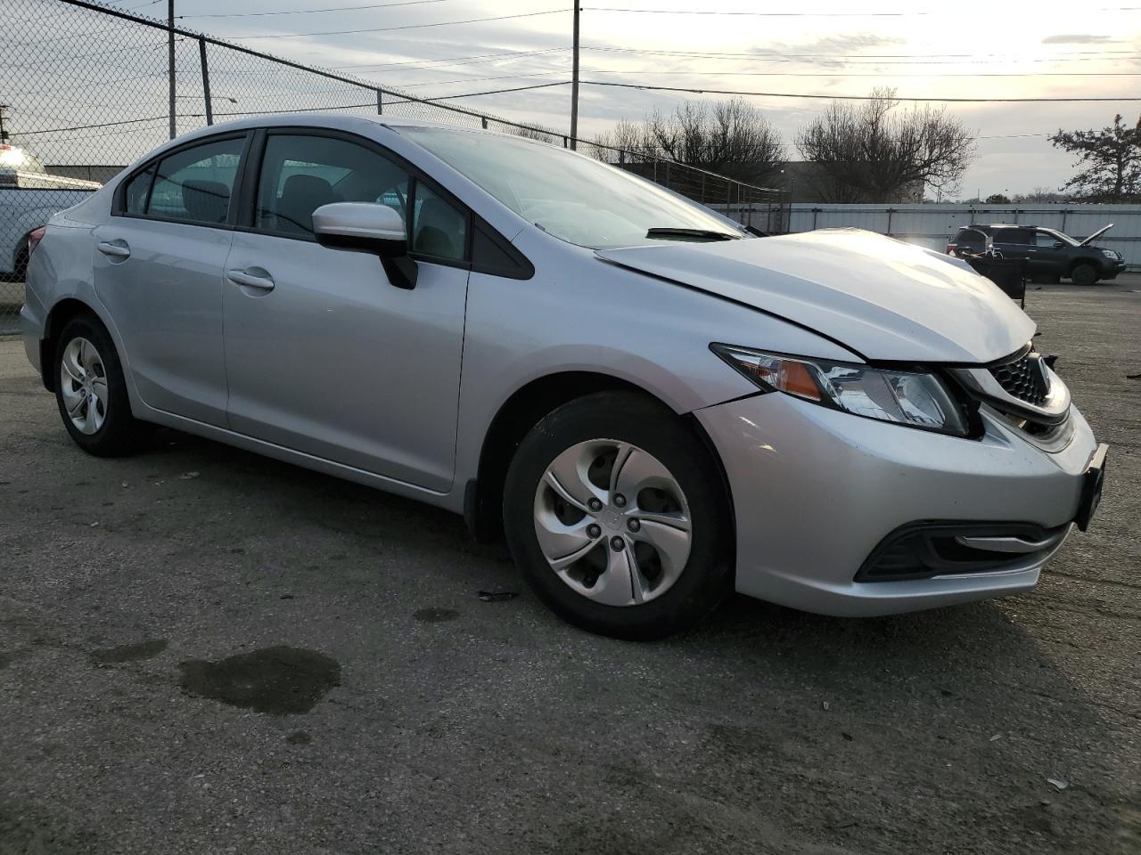 2015 HONDA CIVIC LX - Image 4