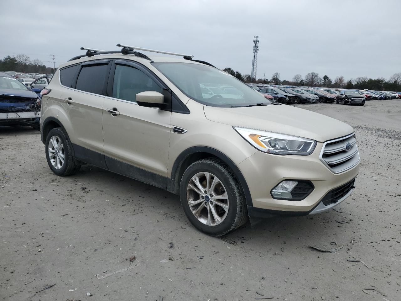 2017 FORD ESCAPE SE - Image 4