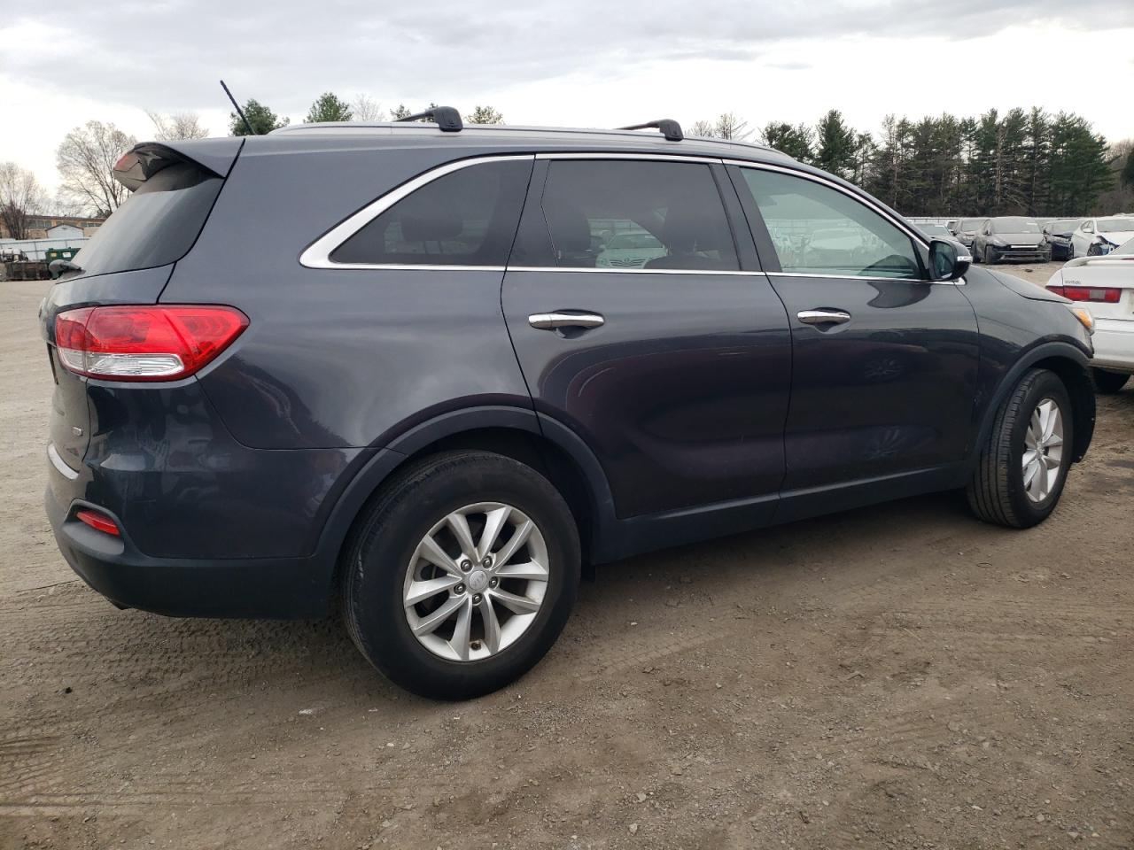 2017 KIA SORENTO LX - Фото 3