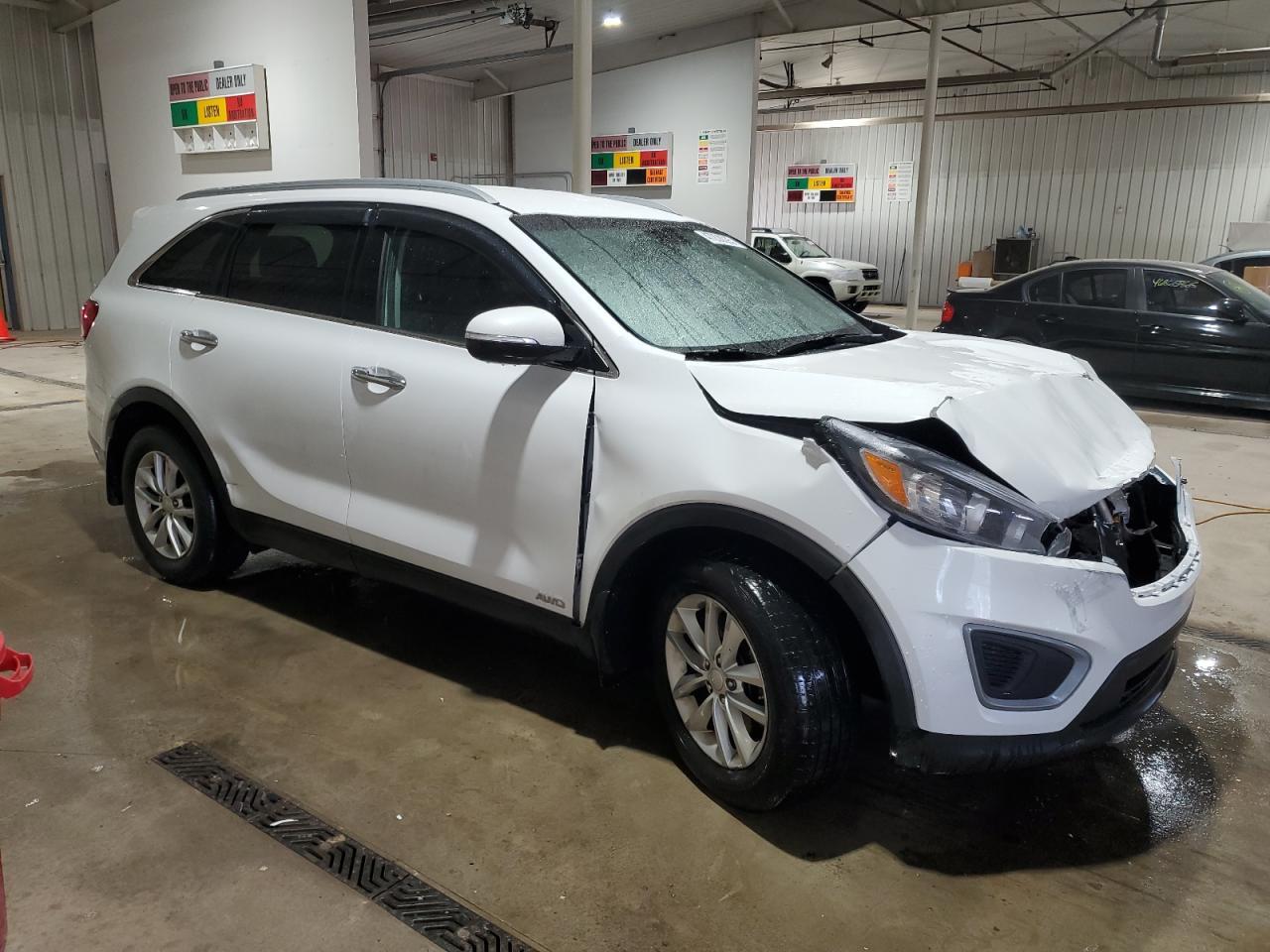 2016 KIA SORENTO LX - Image 4