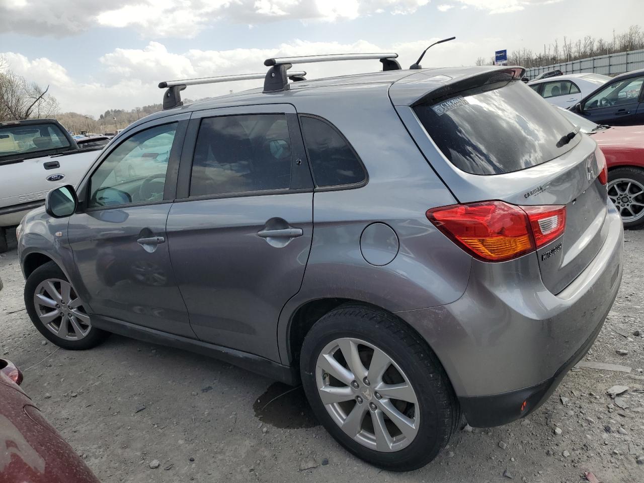 2015 MITSUBISHI OUTLANDER - Фото 2