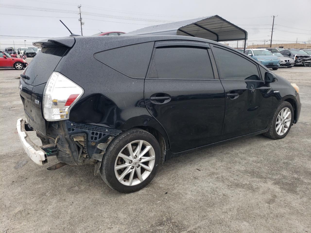 2013 TOYOTA PRIUS V - Image 3