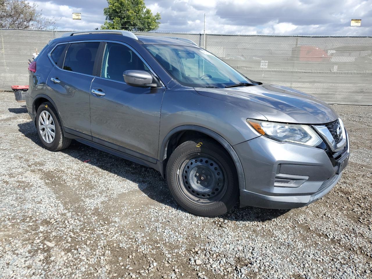 2017 NISSAN ROGUE SV - Фото 4