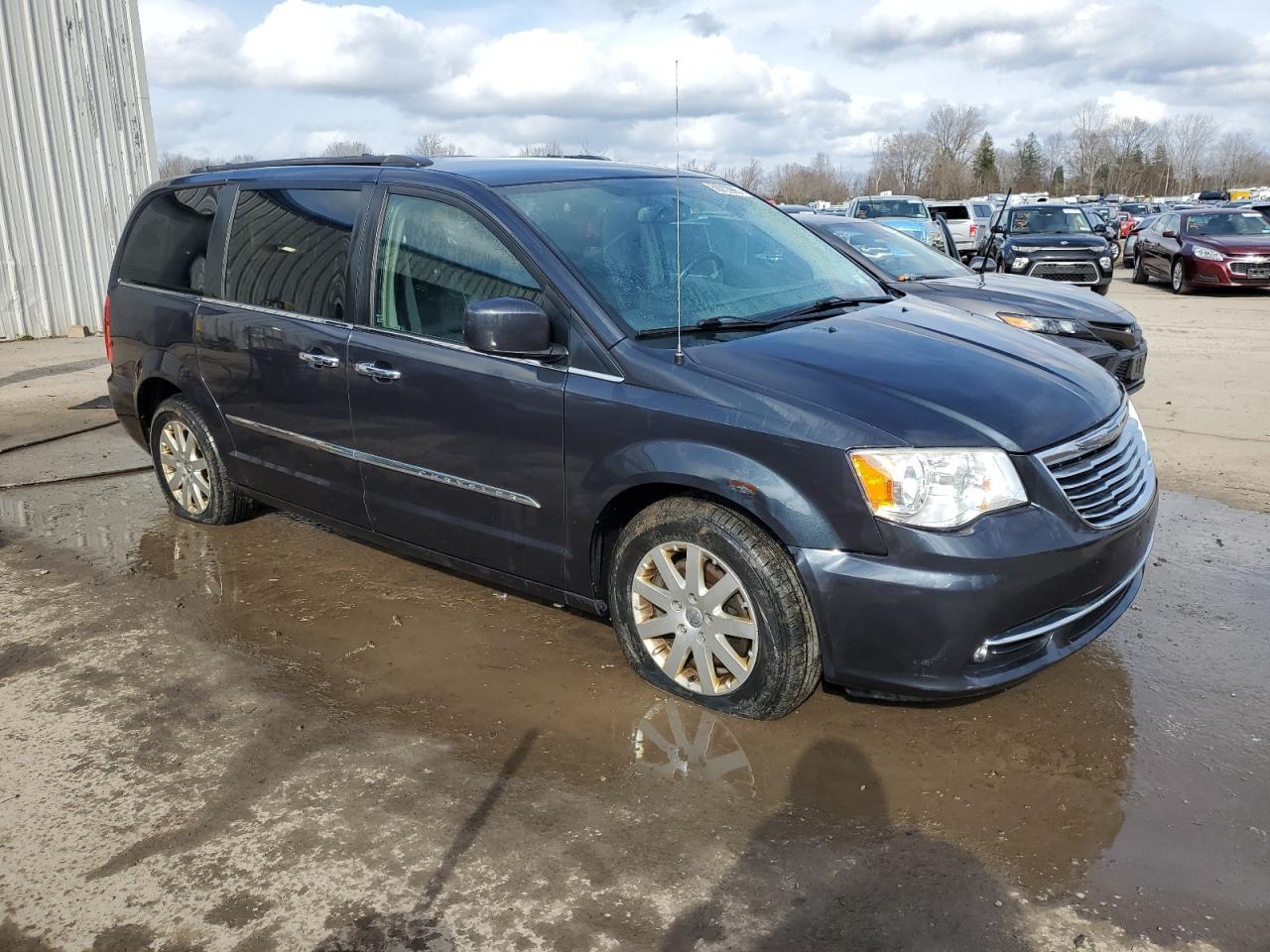 2014 CHRYSLER TOWN & COU - Image 4