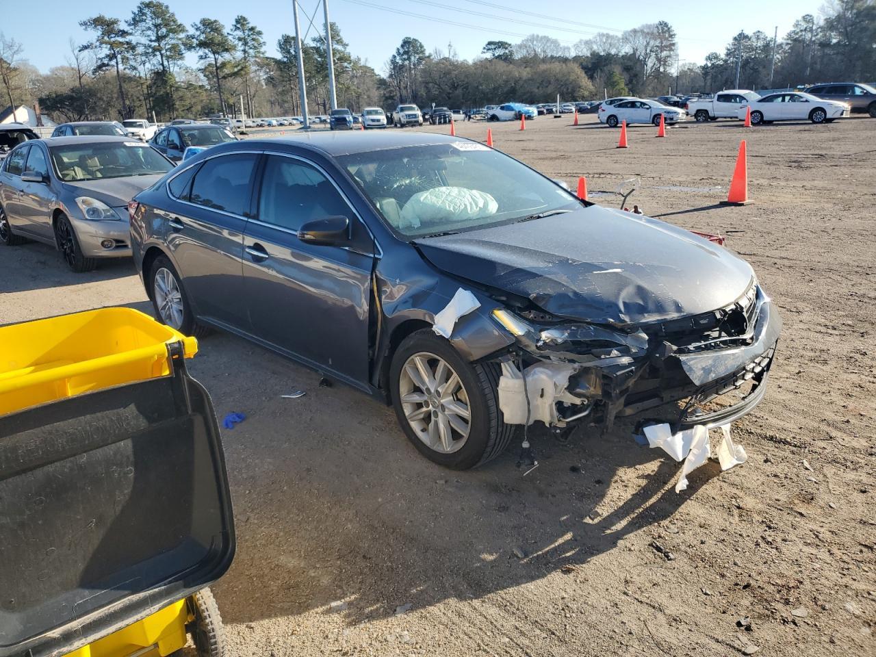 2015 TOYOTA AVALON XLE - Image 4
