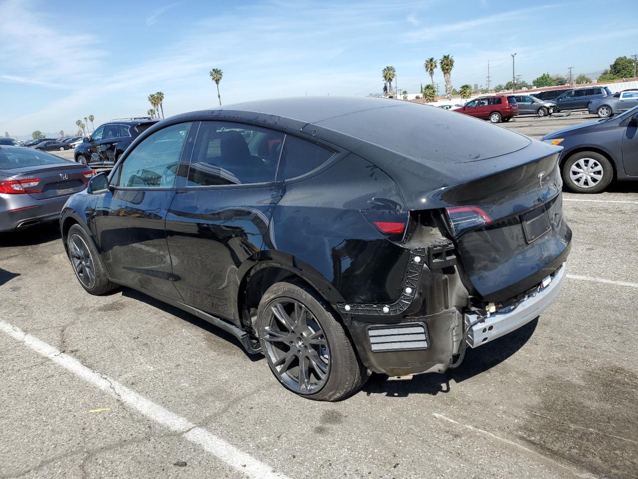 2024 TESLA MODEL Y - Image 2