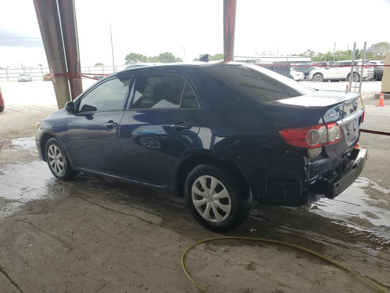 2013 TOYOTA COROLLA BA - Фото 2