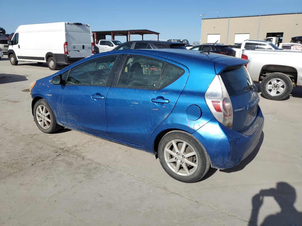 2013 TOYOTA PRIUS C - Фото 2