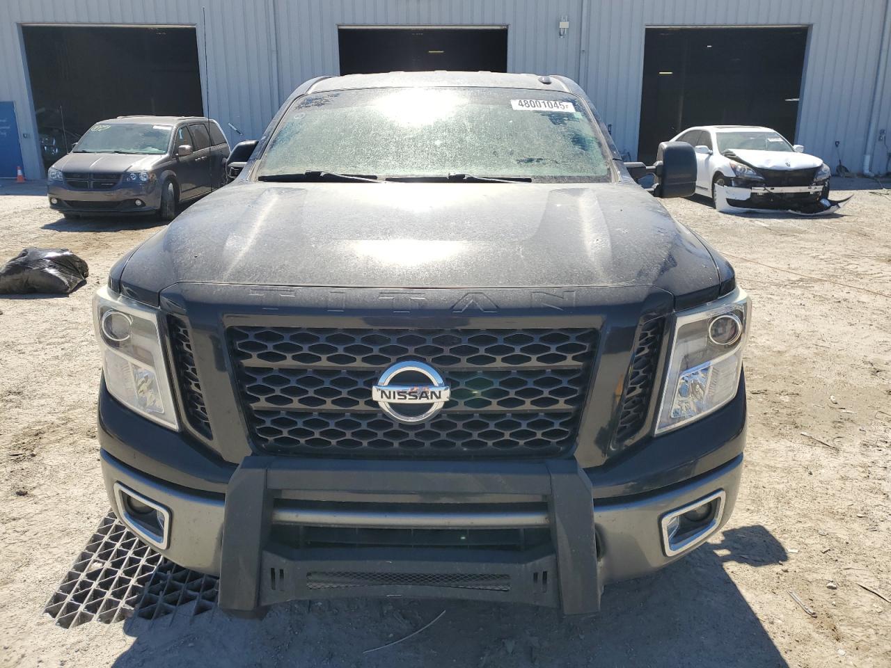 2017 NISSAN TITAN XD S - Фото 5