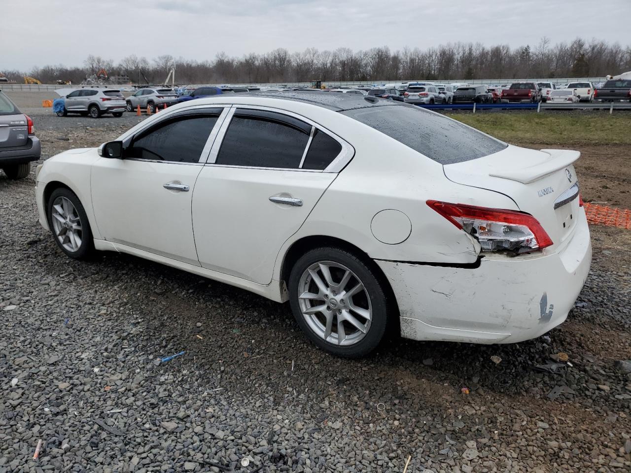 2011 NISSAN MAXIMA S - Image 2