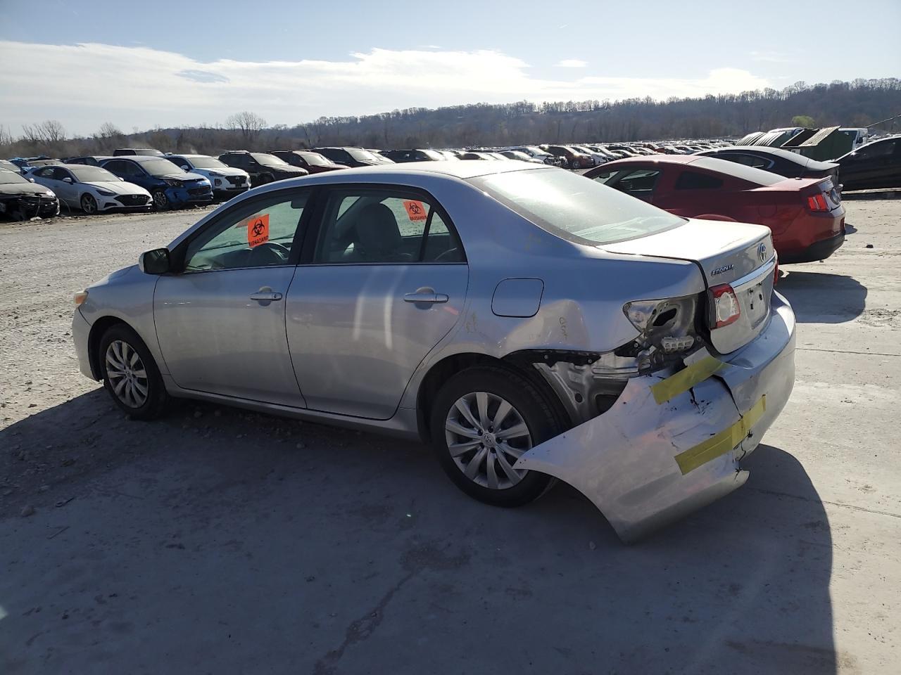 2013 TOYOTA COROLLA BA - Фото 2
