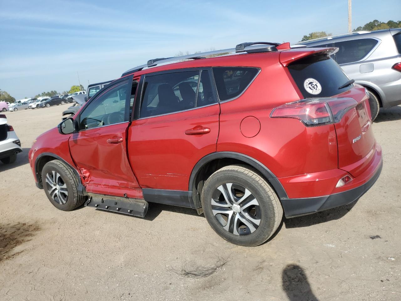 2017 TOYOTA RAV4 LE - Фото 2
