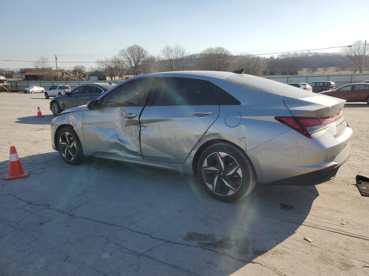 2023 HYUNDAI ELANTRA SE - Image 2