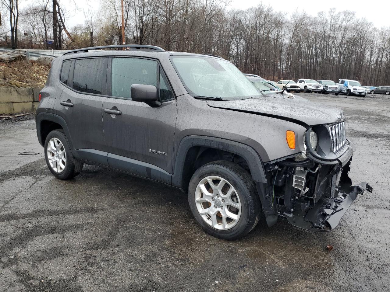 2017 JEEP RENEGADE L - Image 4