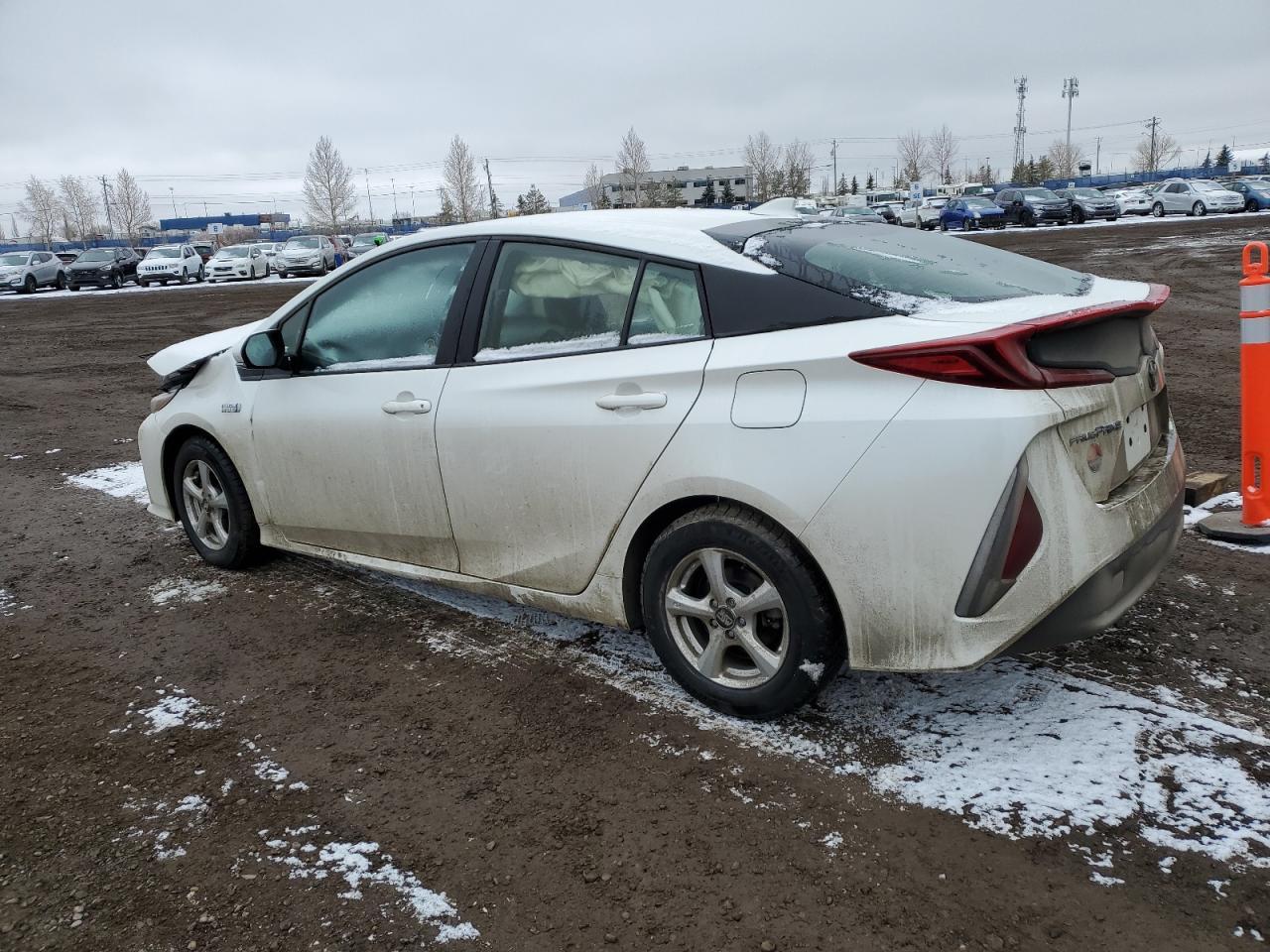 2018 TOYOTA PRIUS PRIM - Image 2