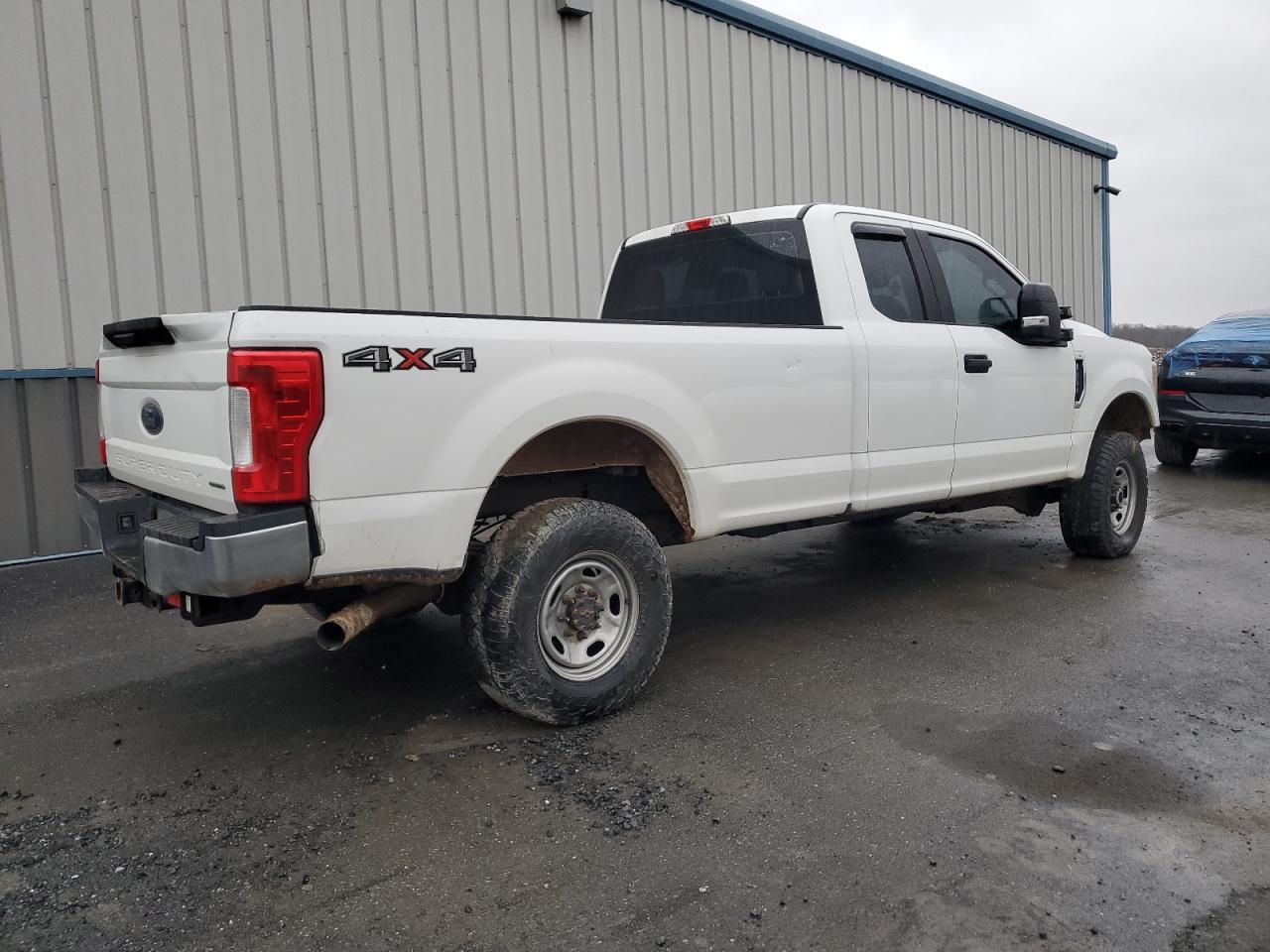 2017 FORD F250 SUPER - Image 3