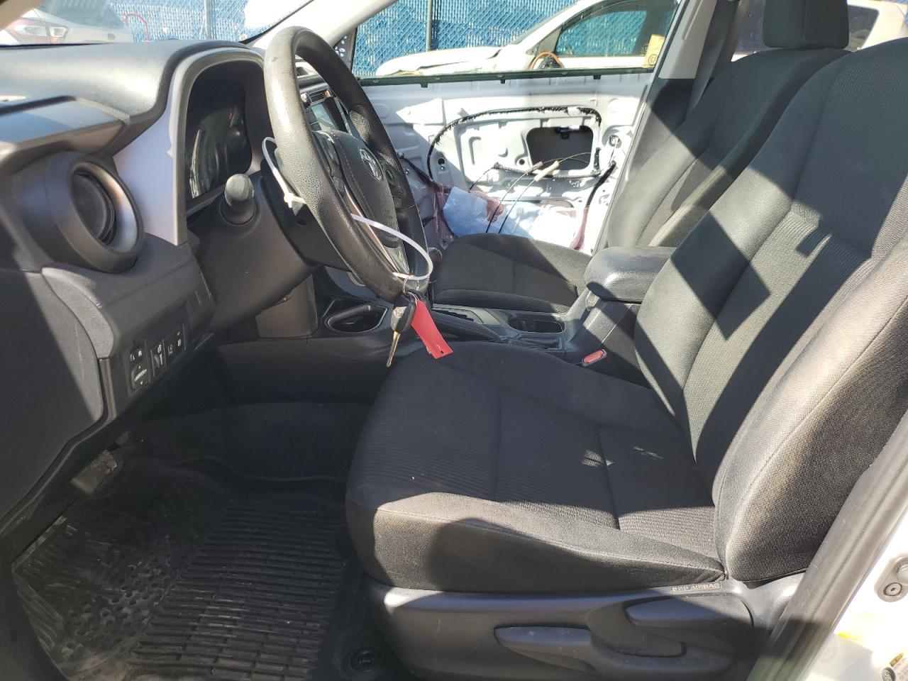 2018 TOYOTA RAV4 LE - Фото 7