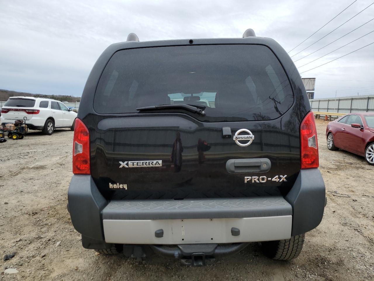 2014 NISSAN XTERRA X - Image 6